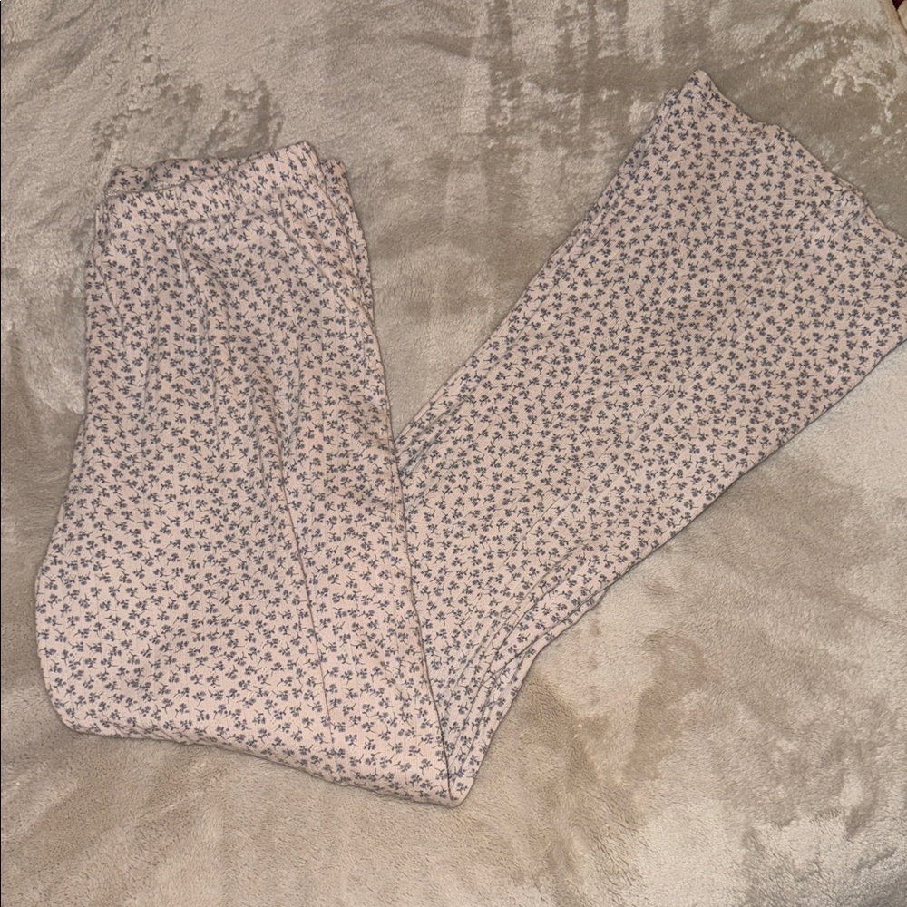 Brandy Melville Soft Pink Floral Lounge Pants